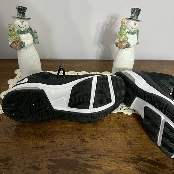 Nike Airmax Stutter Step 2.  Size 6 Youth. High Tops - Picture 5 of 5